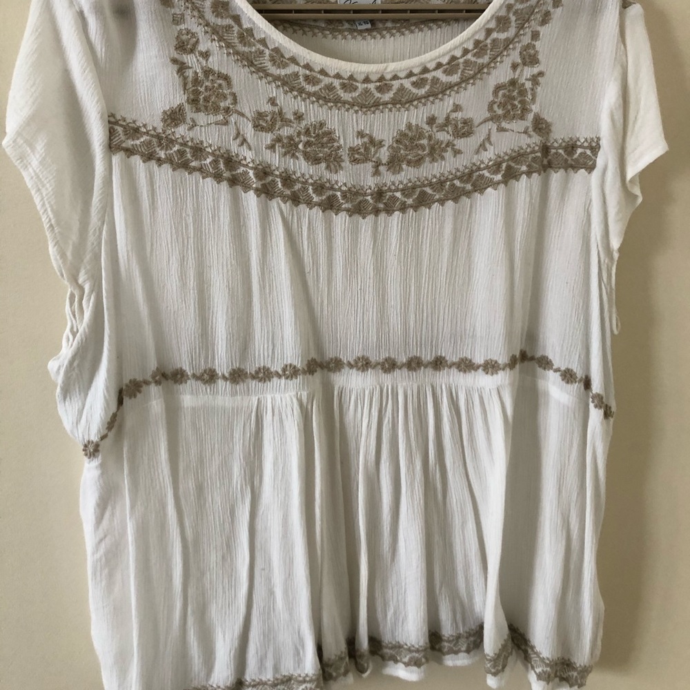 Off white printed shear tee/blouse